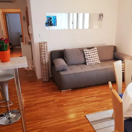 Ante Apartment Split
