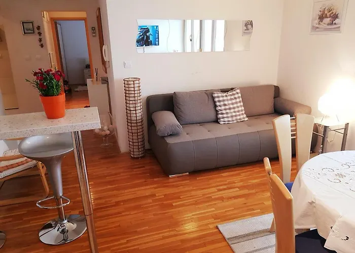 Ante Apartment Split