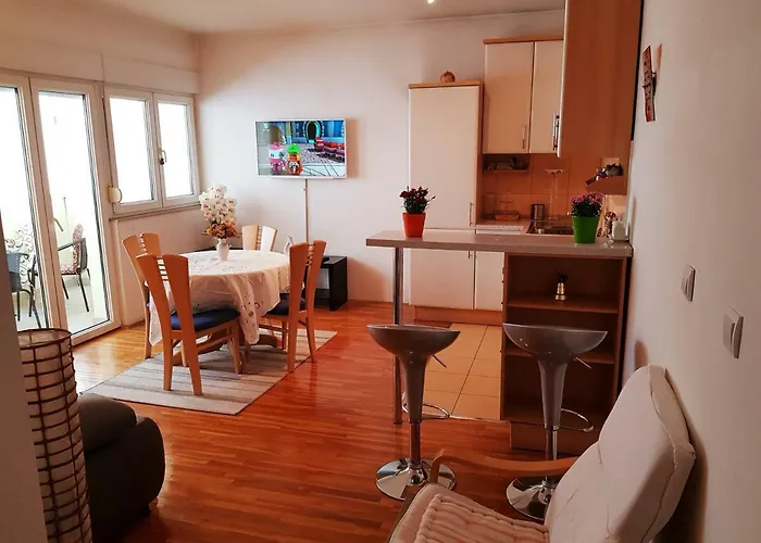 Apartment Ante Split